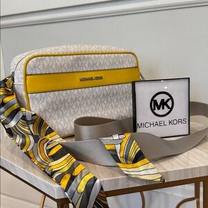 Michael Kors Crossbody Kenly Jet Set Signature Logo White and Yellow Camera Bag